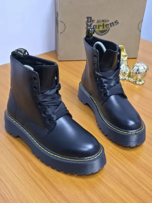Dr. Martens 1460 Pascal Smooth Leather Combat Boot