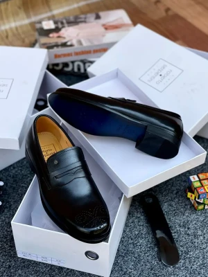 Roberto Serpentini Black Leather Penny Loafer with Brogue Detailing
