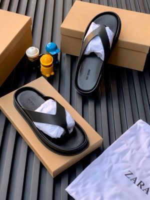ZARA Minimalist Thick-Sole Slide Sandal – Black Leather Men’s Fashion Slide with Platform Sole | Modern, Stylish Footwear for Nigerian Men | Luxury Feel, Affordable Price