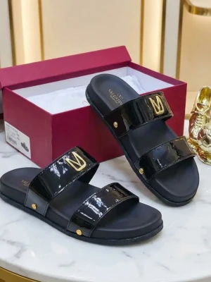 patent leather Valentino Garavani VLOGO slide sandals