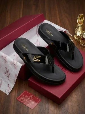 black Valentino Garavani VLOGO thong slide sandals