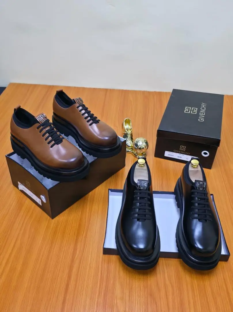 Givenchy™ Urban Street Platform Oxford Givenchy Urban Street platform oxfords in black and brown leather,