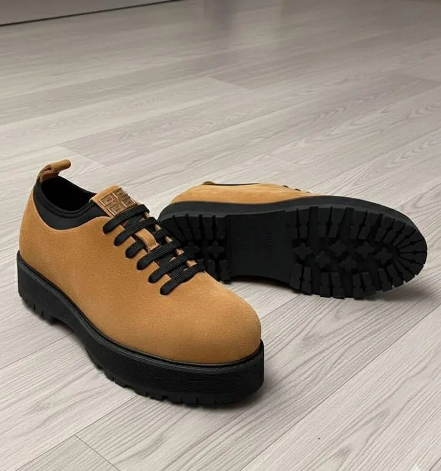 Givenchy™ Urban Street Platform Oxford suede Givenchy Urban Street platform oxford