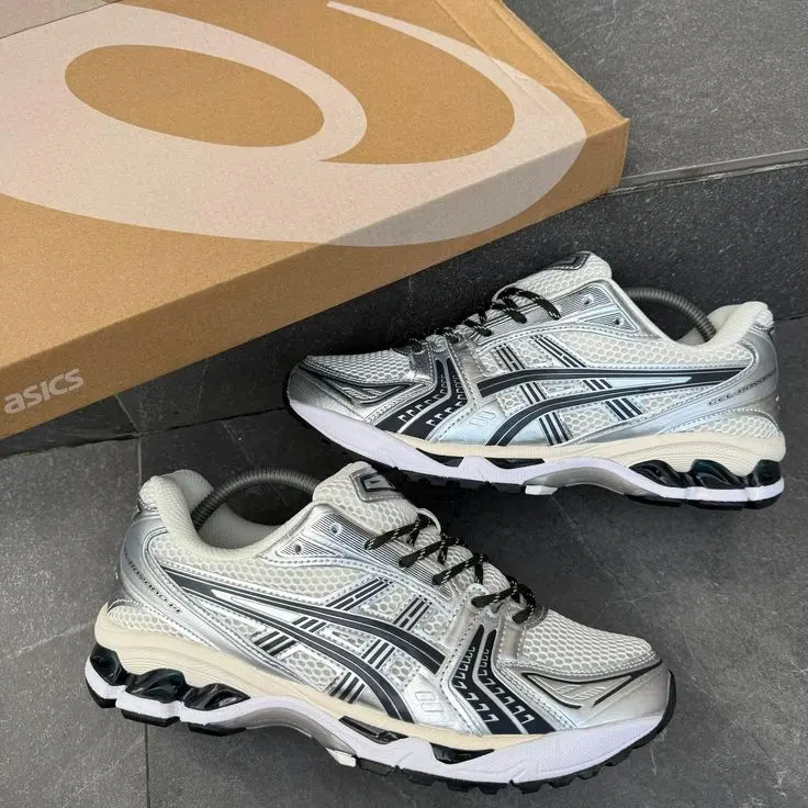 ASICS™ Gel-Kayano 14 "Silver" Premium ASICS Gel-Kayano 14 "Silver" sneaker in white