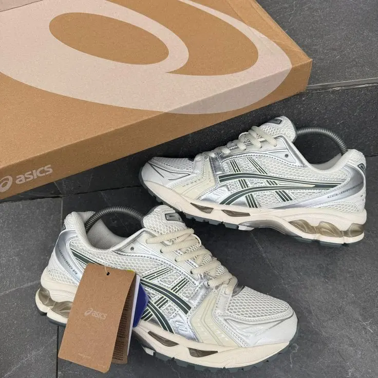 ASICS™ Gel-Kayano 14 "Silver" IMG-2Premium ASICS Gel-Kayano 14 "Silver" sneaker in white0251204-WA0035