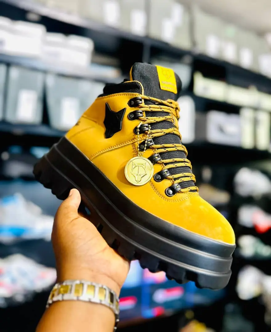 Timberland™ 6-Inch Premium Boot Luxury black suede Timberland 6-inch premium boot with a sleek upper