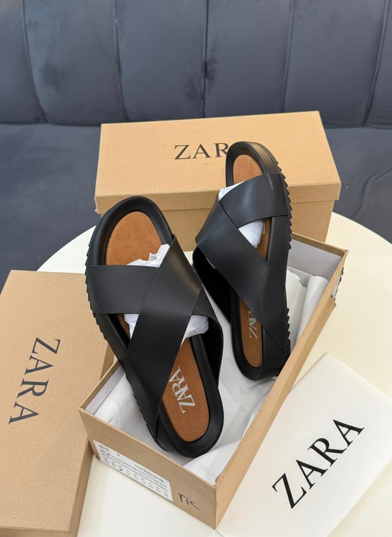 Sleek ZARA black cross-strap slides Sleek ZARA black cross-strap slides