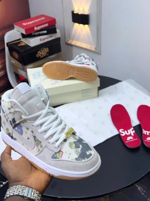 Premium Supreme x Nike SB Dunk High sneakers