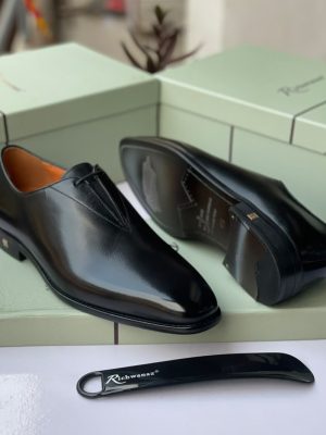 Dark brown men's burnished leather Richwanaz Derby shoes with high-gloss finish and almond toe.