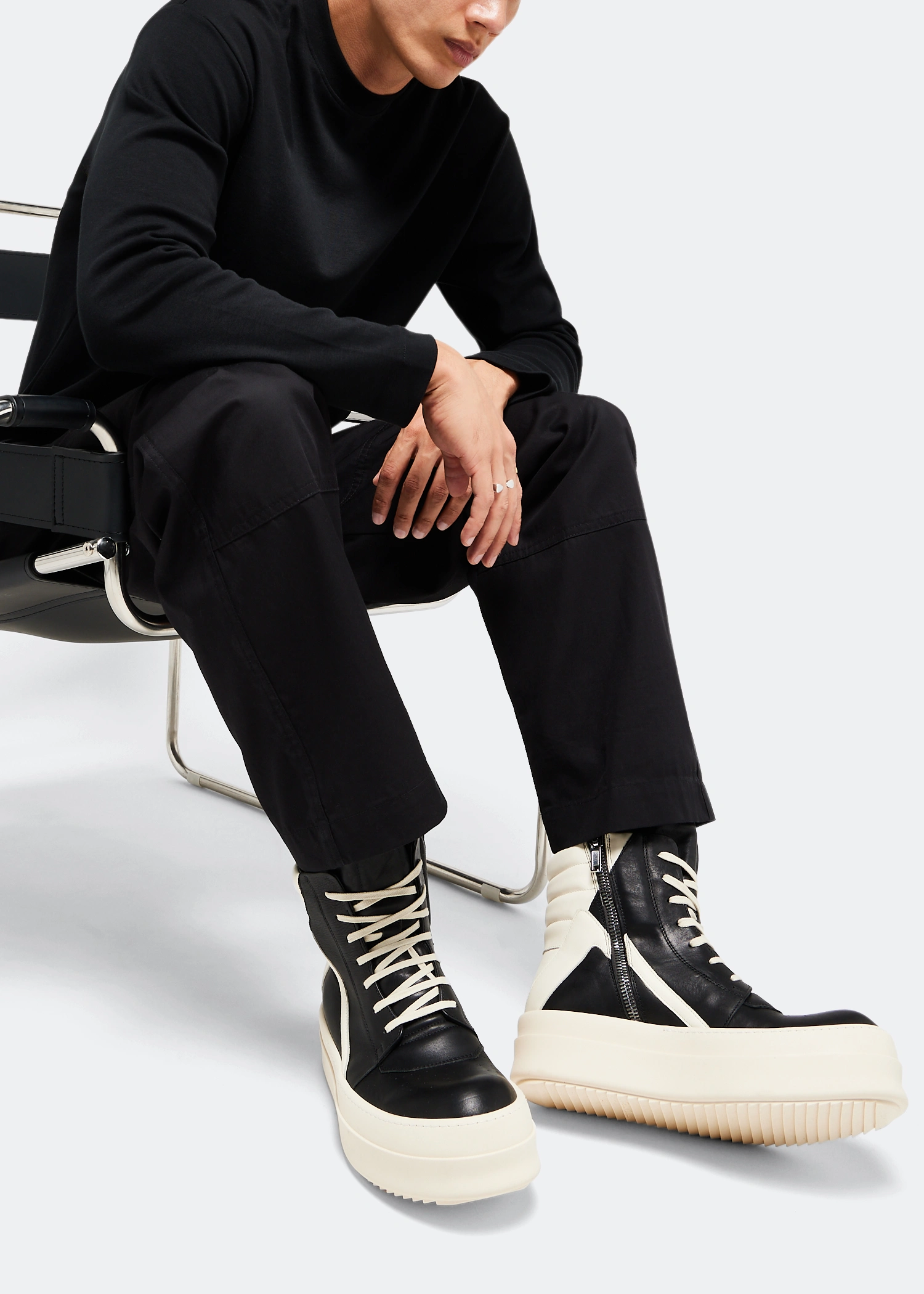Black and cream high-top platform sneakers Black and cream high-top platform sneakers - Image 3